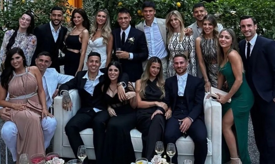 El delantero del Inter y su esposa realizaron una boda con más de 120 invitados en un lujoso hotel de Italia.