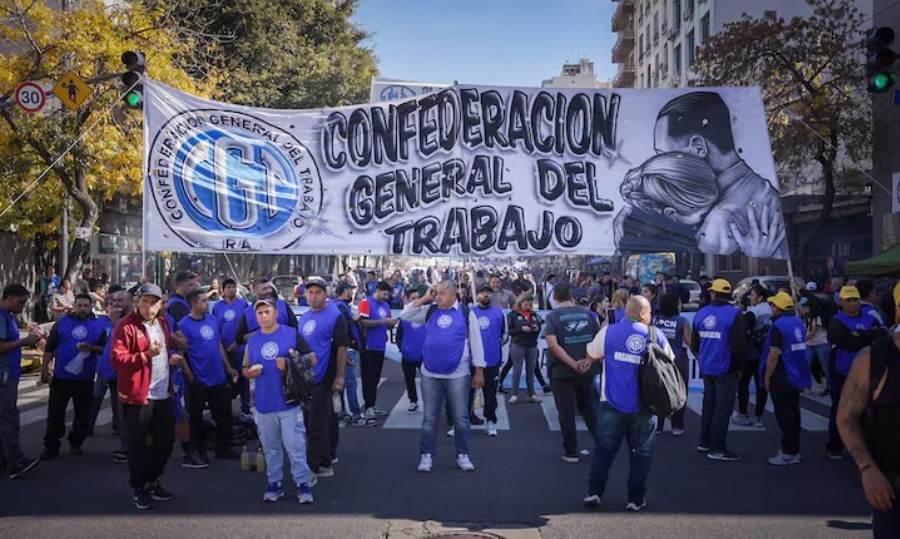 La Justicia hizo lugar a un reclamo de la CGT y suspendió el decreto de ...