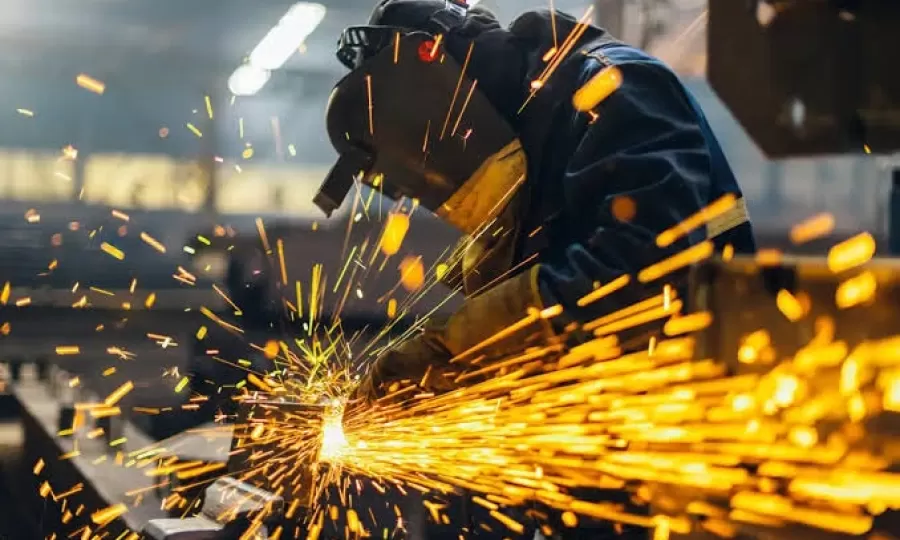 La industria metal&uacute;rgica se desplom&oacute; 6,1% anual en agosto y opera con apenas el 39,6% de su capacidad instalada