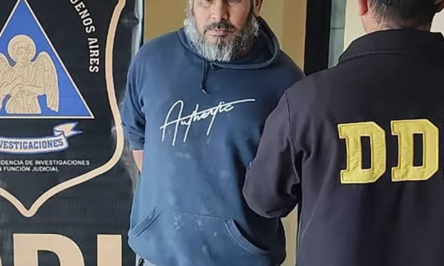 Despu&eacute;s de 14 a&ntilde;os pr&oacute;fugo, detuvieron al hombre acusado de abusar de su hijastra y dejarla embarazada
