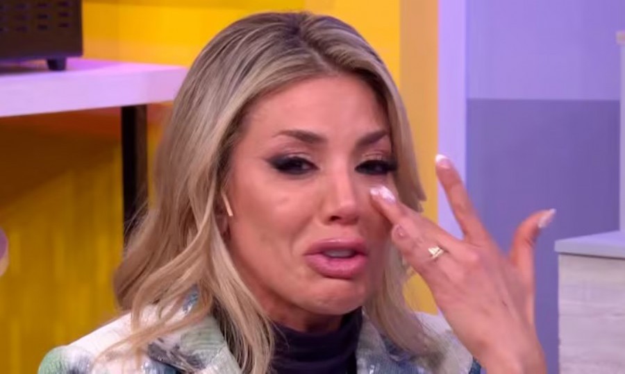 La panelista de Mujeres Argentinas contó su historia en vivo en medio de un mar de lágrimas.