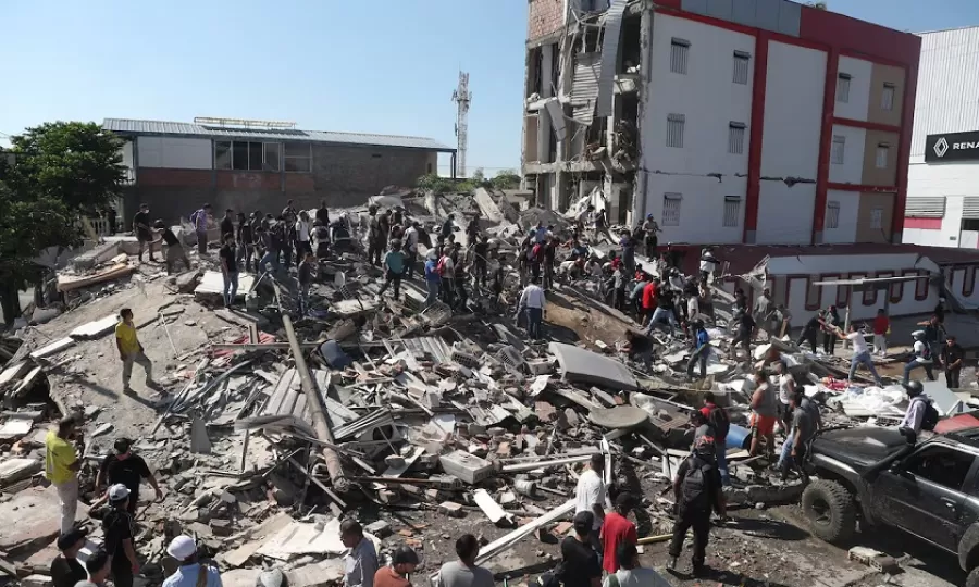 Abelardo De la Espriella confirm&oacute; que hay al menos 111 muertos por el sismo de 7,4 grados