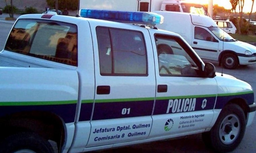 Tres jóvenes detenidos por asalto a pareja en vivienda de Villa Galicia, Lomas de Zamora.