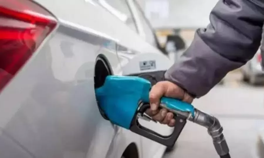 El Gobierno aplicar&aacute; una suba parcial de los impuestos al combustible