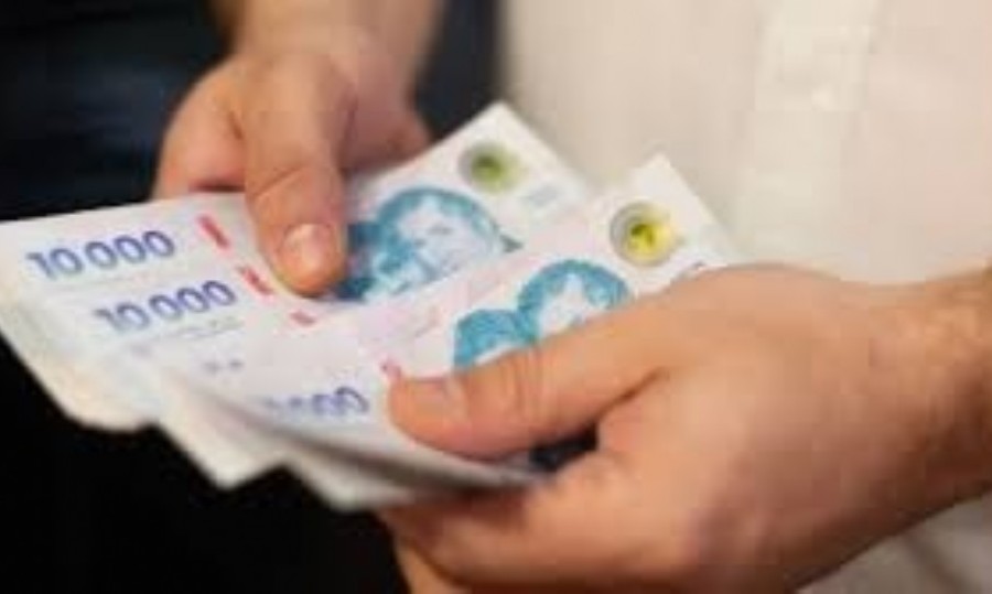 El Gobierno definió por decreto el nuevo salario mínimo ante la falta de acuerdo entre gremios y empresarios.