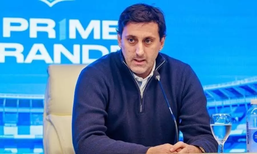Milito dijo que &ldquo;fue un error&rdquo; haberle renovado a Gustavo Costas y explic&oacute; cu&aacute;l es el salto de calidad que necesita Racing