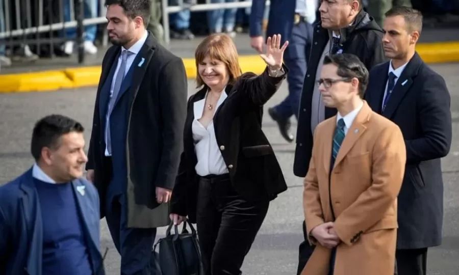 Karina Milei impidi&oacute; que Patricia Bullrich entre al Cabildo
