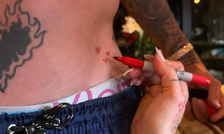 Rodrigo De Paul se tatu&oacute; un dibujo de Tini