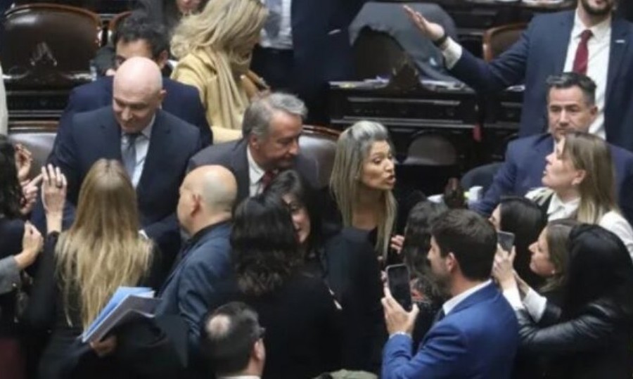 Diputados cerró una sesión tensa y sin ganadores claros.