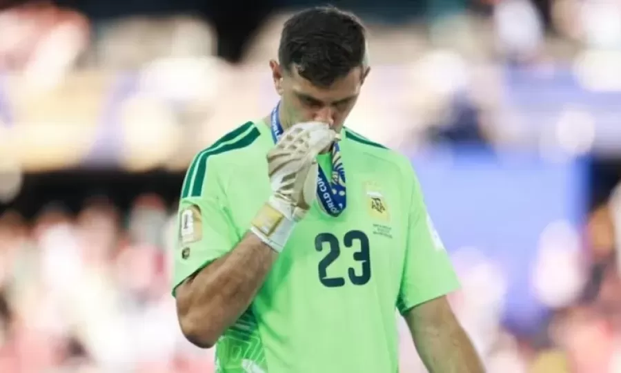El Dibu Mart&iacute;nez puso en duda su continuidad en la Selecci&oacute;n: &ldquo;Tengo que ver si es momento de dar un paso al costado&rdquo;