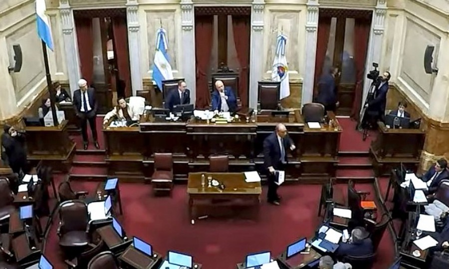 El jefe de Gabinete de la Nación, Guillermo Francos, se levantó y se fue