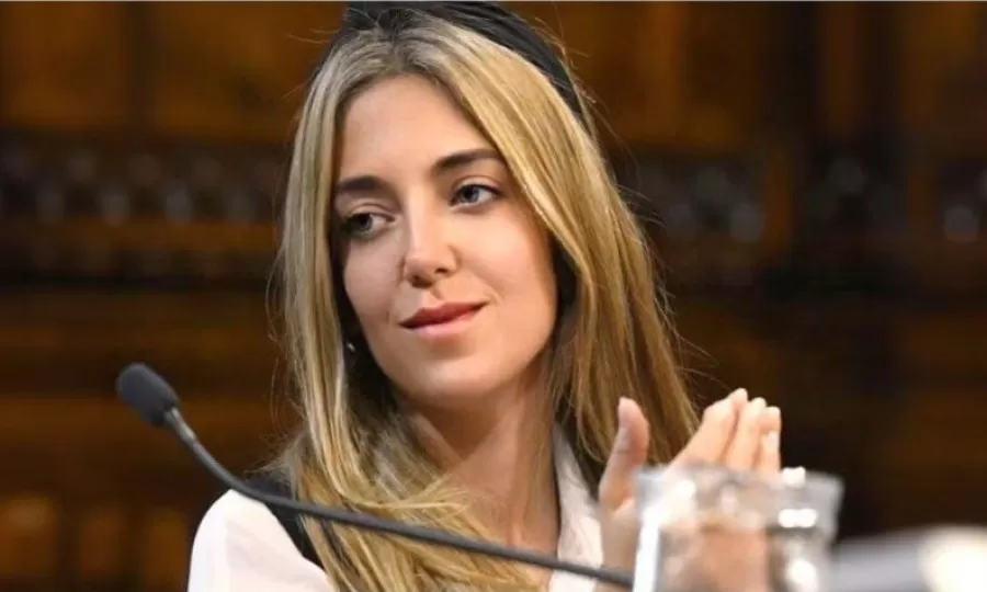 Declar&oacute; Ornella Calvete, exfuncionaria e hija de uno de los principales imputados