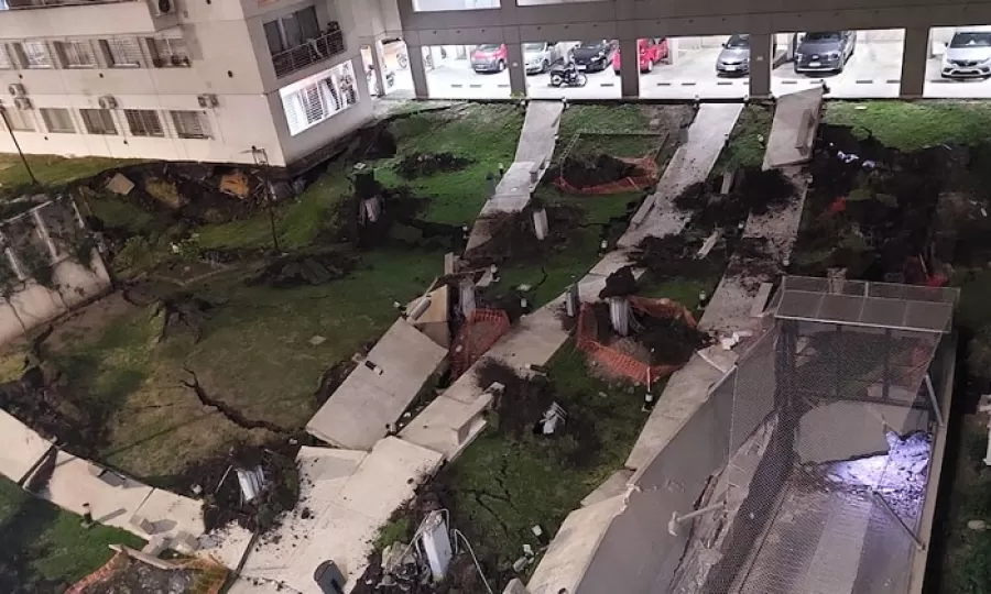 Se derrumb&oacute; el estacionamiento de un edificio en Parque Patricios y hay 300 vecinos afectados