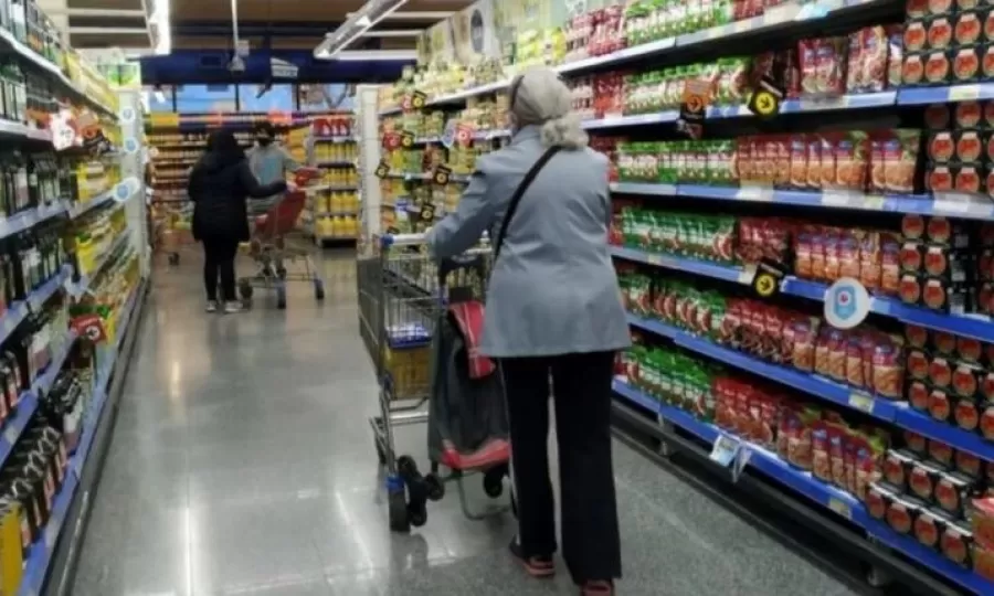 El consumo masivo volvi&oacute; a caer en febrero por la baja en las ventas de supermercados y mayoristas