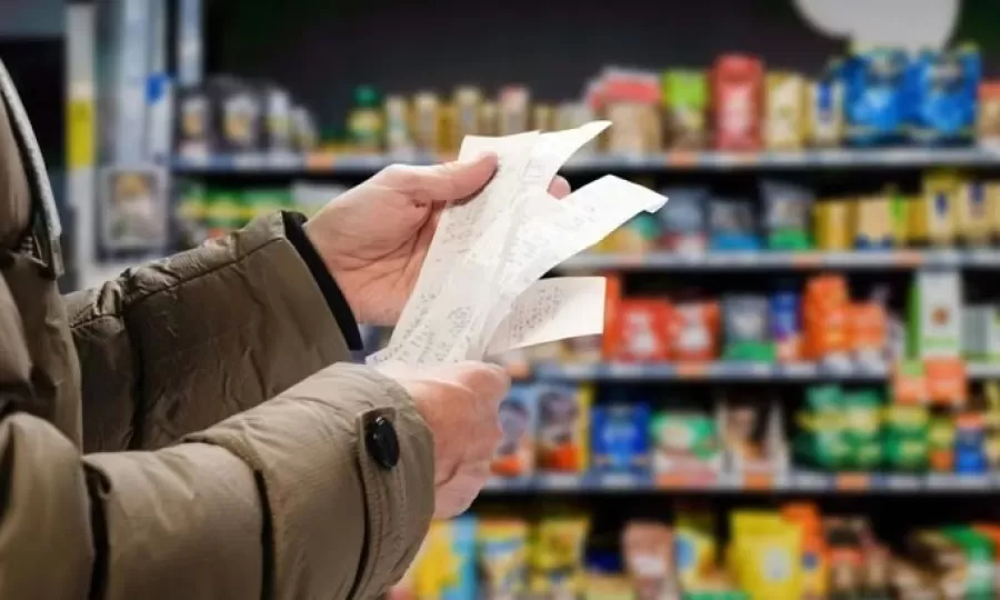 El consumo cay&oacute; y volvi&oacute; a retroceder en la comparaci&oacute;n anual