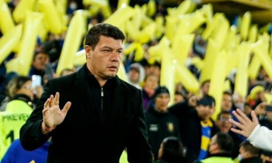 El ex entrenador de Boca se presentó en el predio de entrenamiento para despedirse del plantel.