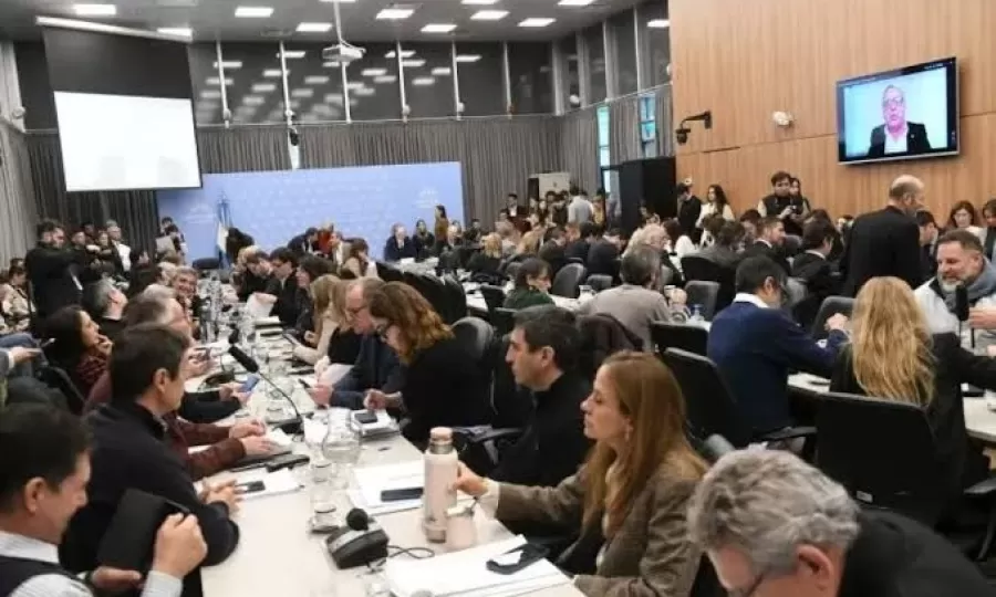 El oficialismo excluy&oacute; a los funcionarios del r&eacute;gimen de Inocencia Fiscal y avanz&oacute; con el dictamen en Diputados