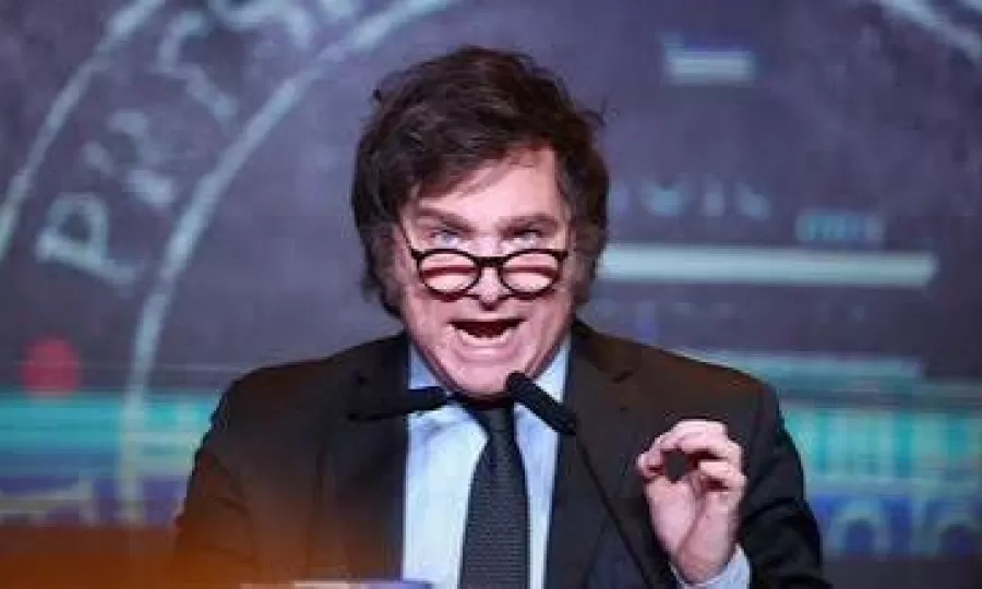 Javier Milei defendi&oacute; el modelo econ&oacute;mico y exigi&oacute; m&aacute;s competencia ante un c&iacute;rculo rojo que mostr&oacute; incomodidad