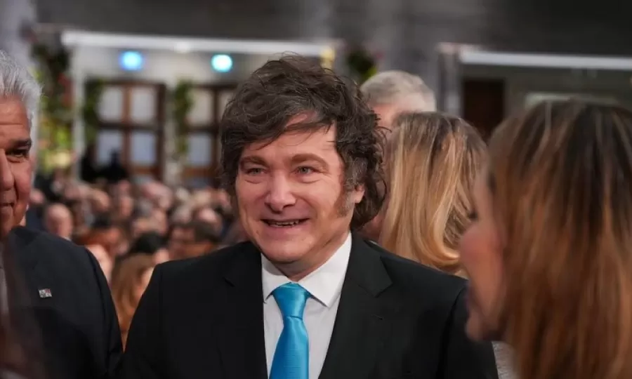 Milei viajará a Londres en 2026 y quiere negociar el levantamiento del veto británico a la compra de armas