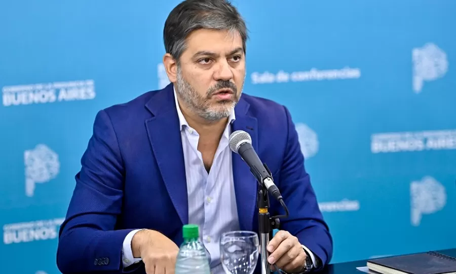 Operaron de urgencia en Barcelona a Carlos Bianco, el ministro de Gobierno de Axel Kicillof