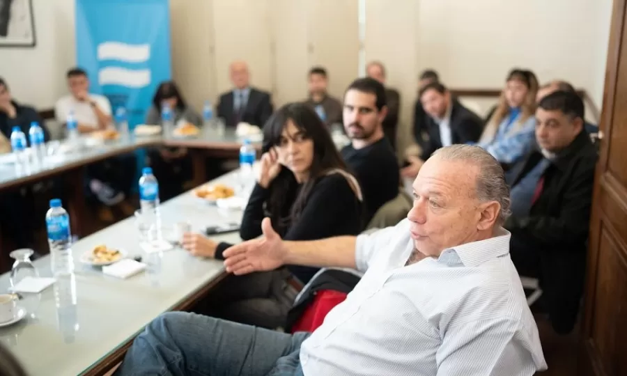 Berni recibi&oacute; a periodistas en el Senado y condicion&oacute; la candidatura presidencial de Kicillof