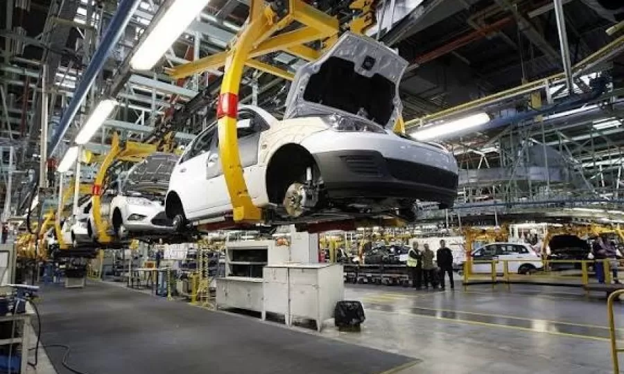 La producci&oacute;n de autos tuvo un rebote mensual en agosto, pero cay&oacute; m&aacute;s de 11% interanual