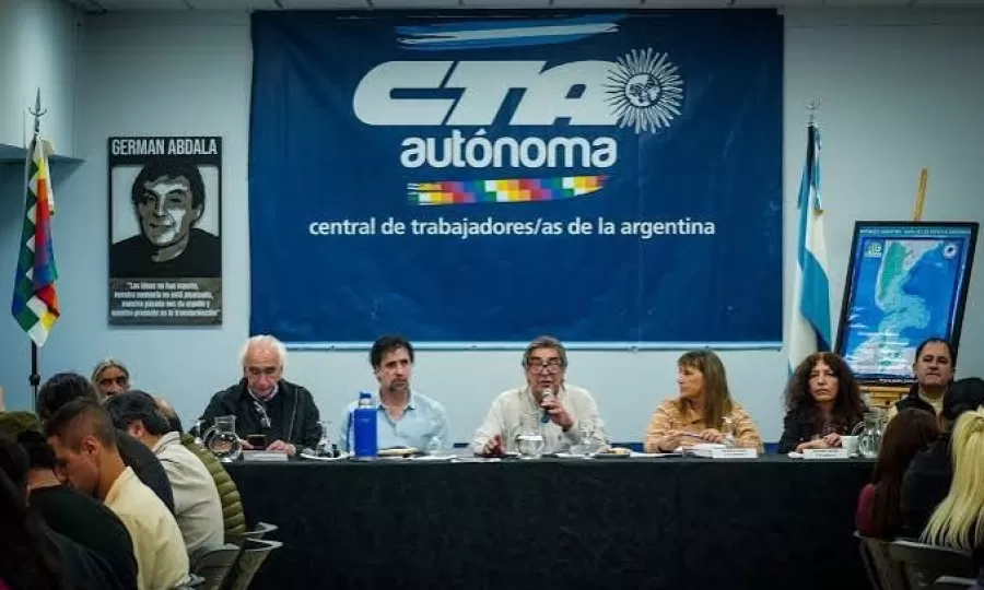 La CTA ratific&oacute; su plan de lucha y convoc&oacute; a una movilizaci&oacute;n a la Corte por la Ley de Tierras
