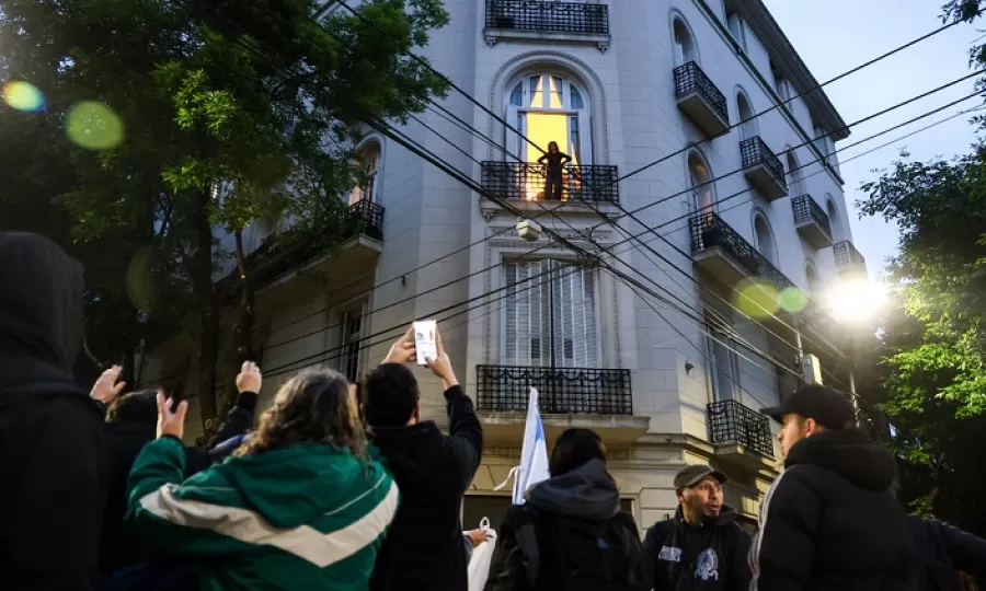 Desangelada conmemoración por la muerte de Néstor Kirchner, en medio de la derrota electoral y la interna K