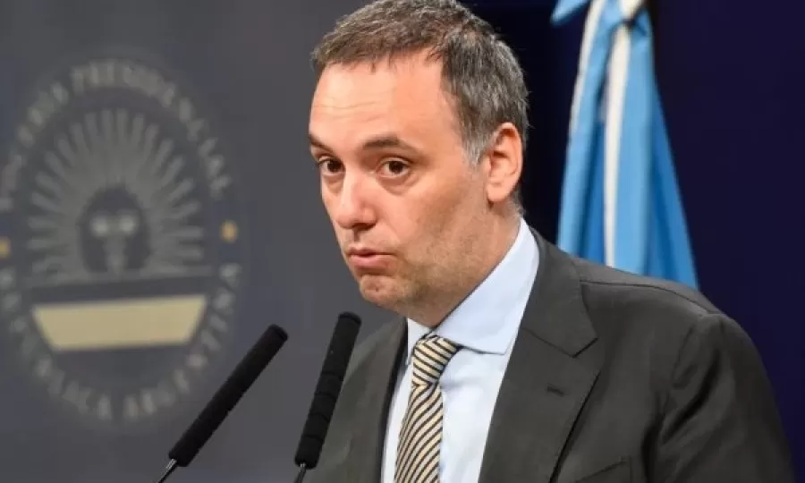 Vuelos de Adorni: la Justicia pidi&oacute; medidas de prueba y activa la causa por presunto enriquecimiento il&iacute;cito