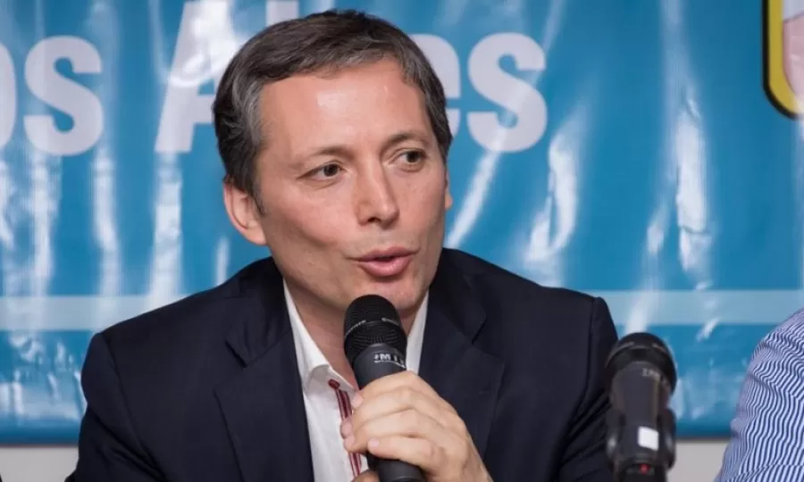 Gray present&oacute; un amparo por despidos en el SMN