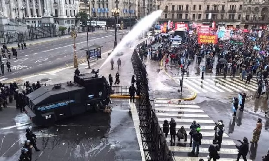 La marcha contra la Ley de Propiedad Privada termin&oacute; con incidentes y al menos 26 detenidos