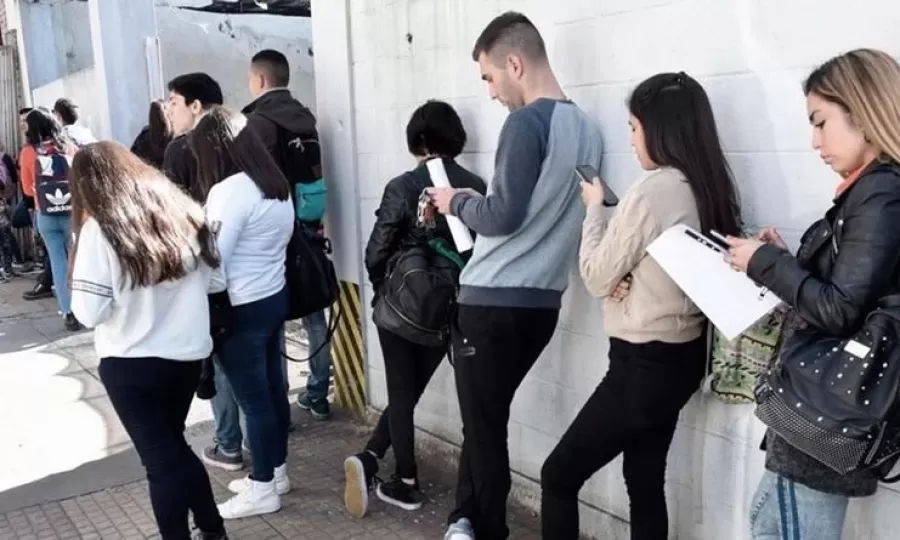 Jóvenes y empleo: el informe que revela una generación en alerta