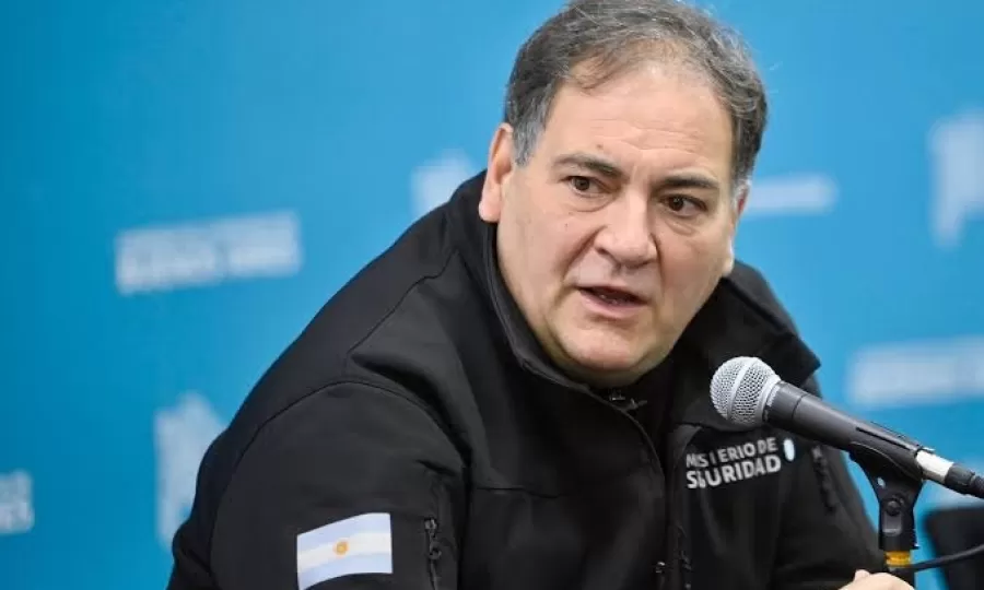 El ministro de Seguridad bonaerense le respondi&oacute; a Diego Santilli: &ldquo;Bajar la edad de imputabilidad no alcanza&rdquo;