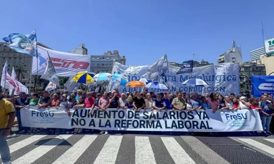 Contundente adhesi&oacute;n al paro contra la reforma laboral