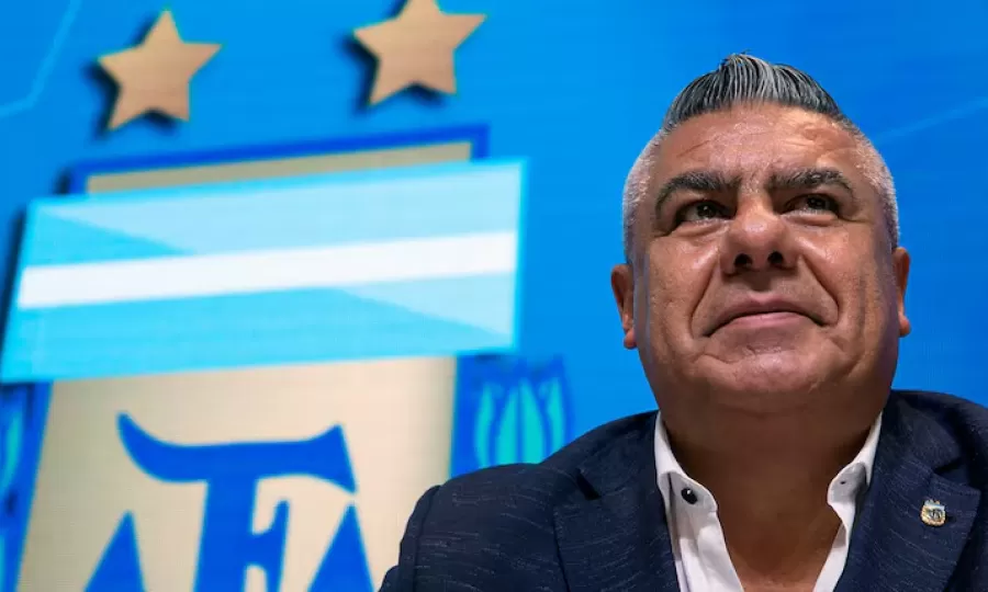 Allanaron la financiera ligada a Chiqui Tapia en una investigación que involucra a Banfield