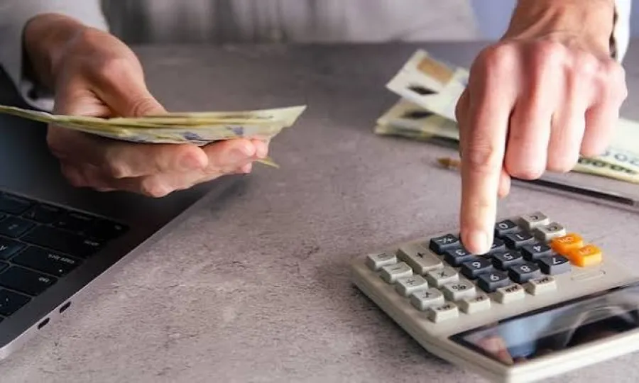 Noviembre llega con aumentos en colectivos, alquileres, prepagas y servicios