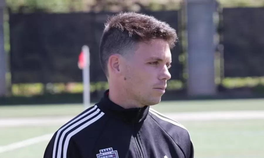 Un futbolista argentino fue detenido por el ICE en el aeropuerto de Miami