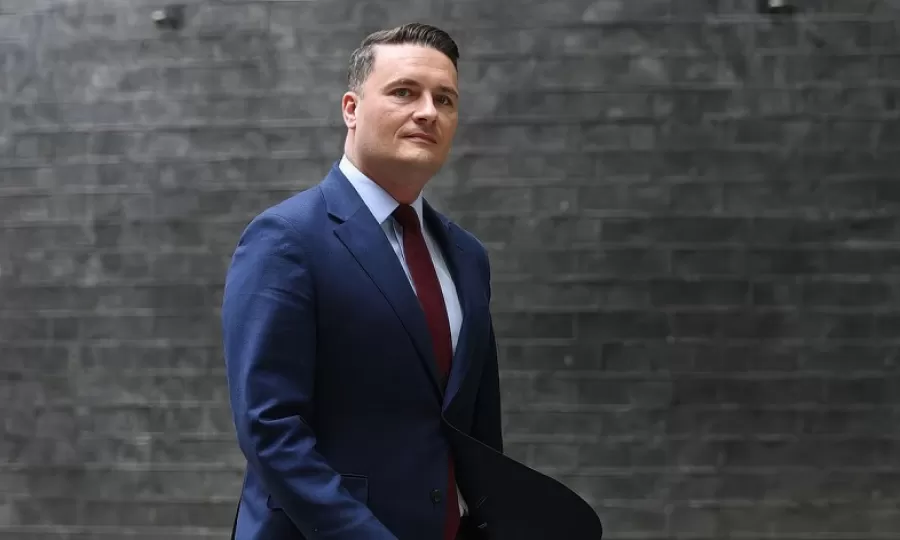 El secretario de Defensa brit&aacute;nico dijo que el Reino Unido est&aacute; preparado para defender militarmente las Malvinas