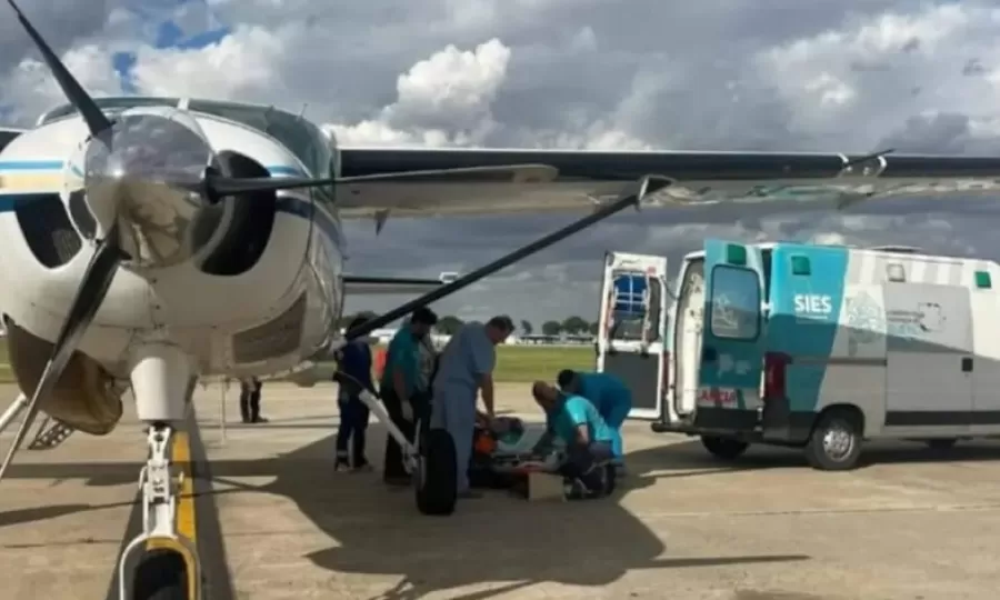 La provincia traslad&oacute; en un vuelo sanitario a dos sobrevivientes del tr&aacute;gico accidente sufrido por una familia de Alejandro Korn en Jujuy