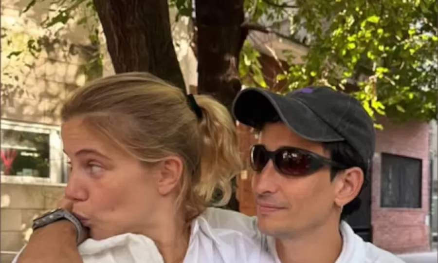 Justina Bustos mostr&oacute; por primera vez a su hija Luisita