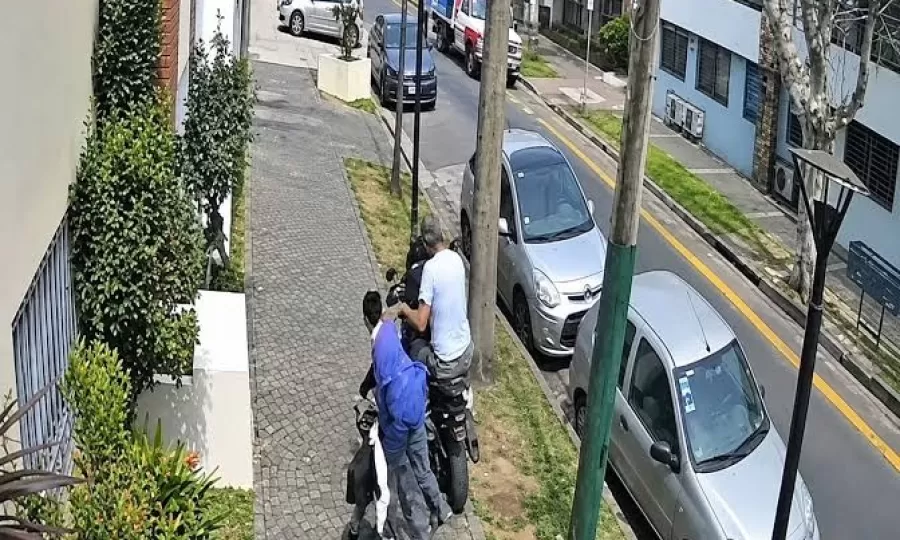 Violento asalto de motochorros a una mujer en Banfield