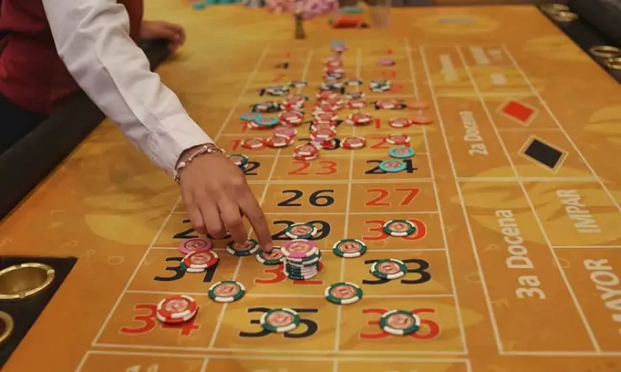 Los deudores alimentarios tienen prohibido entrar a casinos y a salas de juego