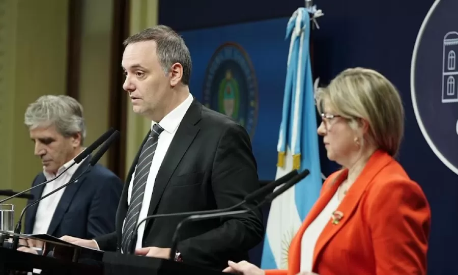Las preguntas inc&oacute;modas que no se contestaron en la conferencia de prensa de Adorni, Monteoliva y Caputo