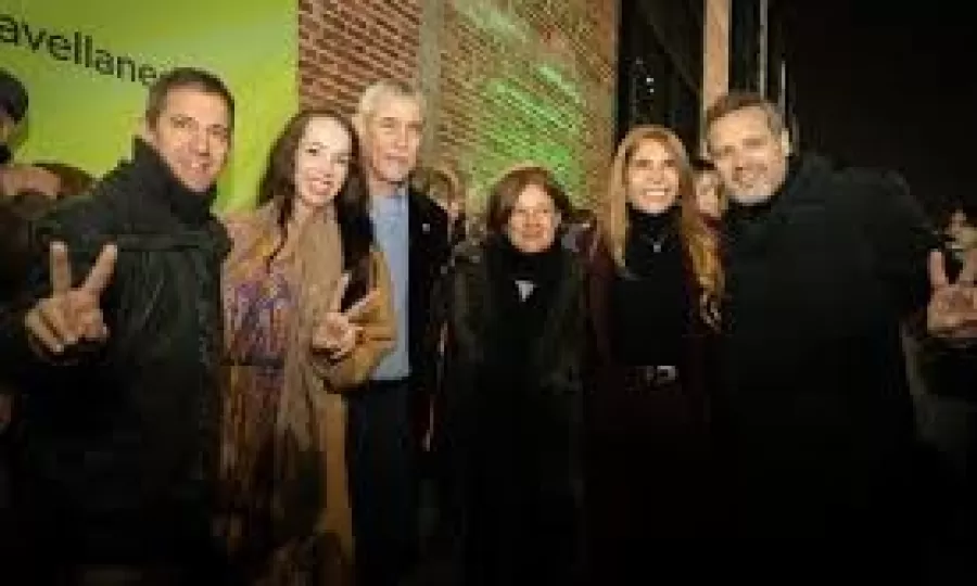 Ferraresi y Magdalena Sierra, junto a varios artistas inauguraron el Centro de Experimentaci&oacute;n Audiovisual