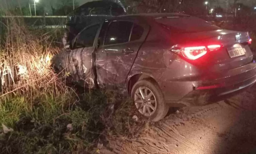 Persecuci&oacute;n y cinco detenidos tras robar un auto a mano armada
