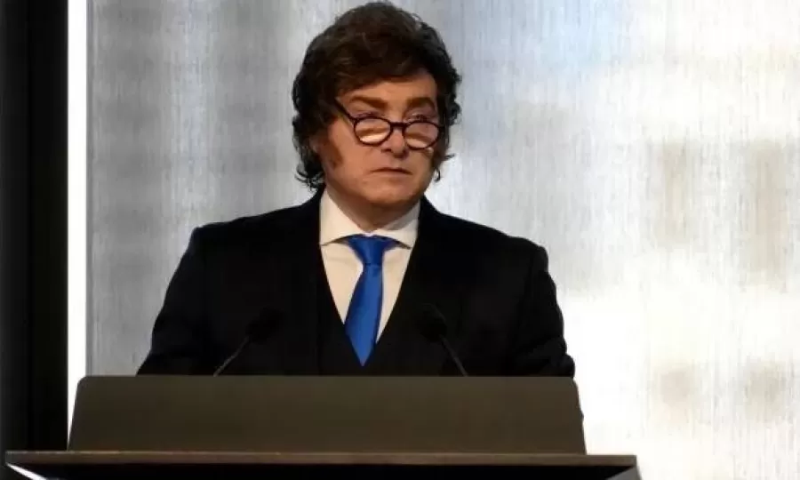 Milei autoriz&oacute; por decreto a expulsar del pa&iacute;s a extranjeros que &ldquo;expresen mensajes de odio&rdquo; contra la Argentina y sus ciudadanos