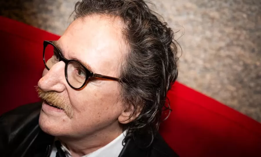 Charly Garc&iacute;a evoluciona favorablemente tras haber sido operado del ri&ntilde;&oacute;n