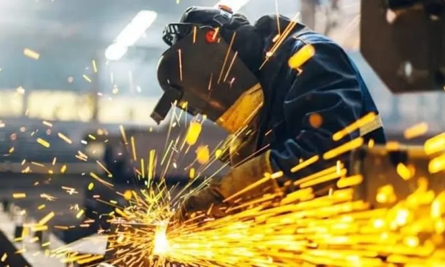 La industria sufri&oacute; un nuevo retroceso en agosto y acumula una ca&iacute;da del 3% en el a&ntilde;o