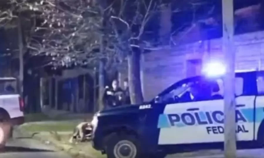 Balearon a un hombre durante un intento de robo frente a la casa de Eduardo Duhalde