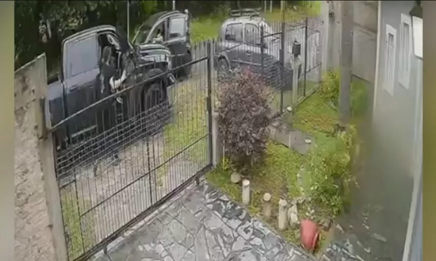 Ladrones intentaron robar un auto con un bebé adentro